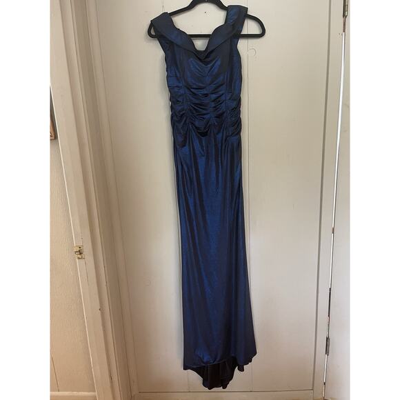 La Femme Ruched Navy Blue Off The Shoulder Metallic Shimmer Jersey Gown 10 NWOT - Picture 2 of 7